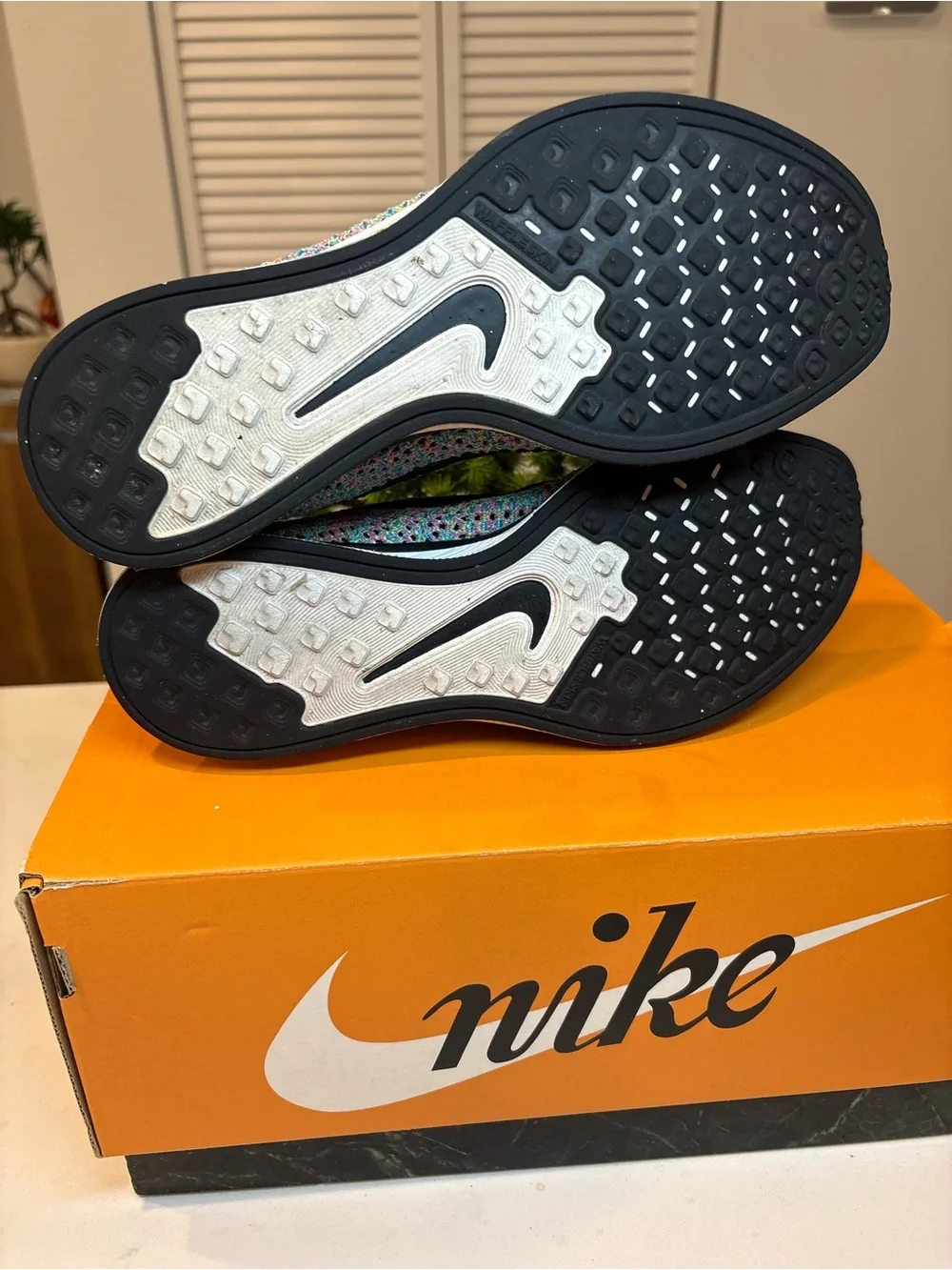 Nike Multicolor Flyknit Racer Men’s size 8 running shoes *Rare* Like New